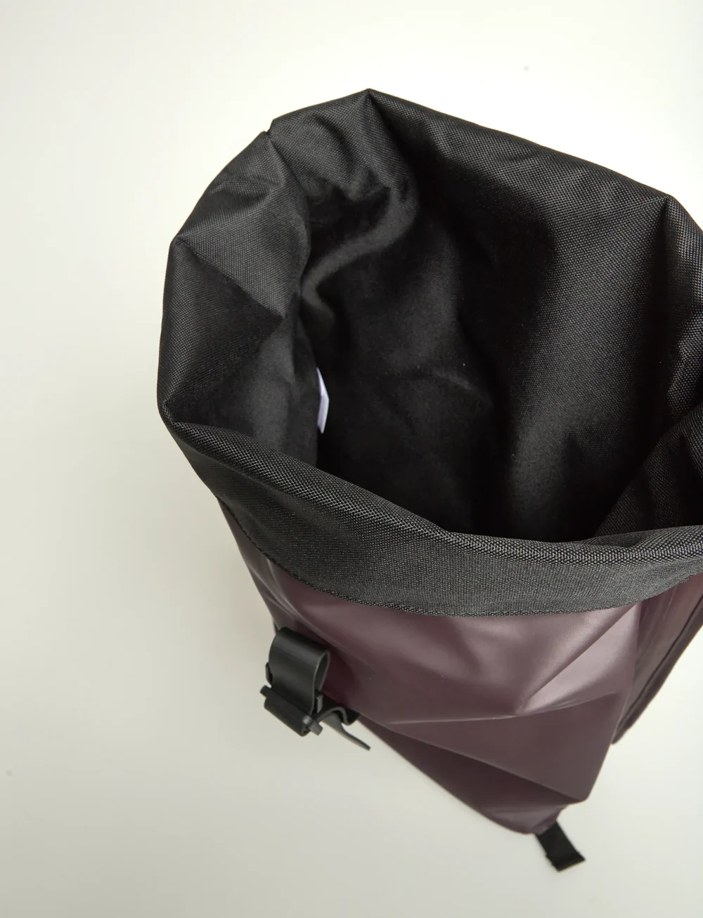 Rains - Rolltop Rucksack W3 - wasserdichte taschen - depth - 3