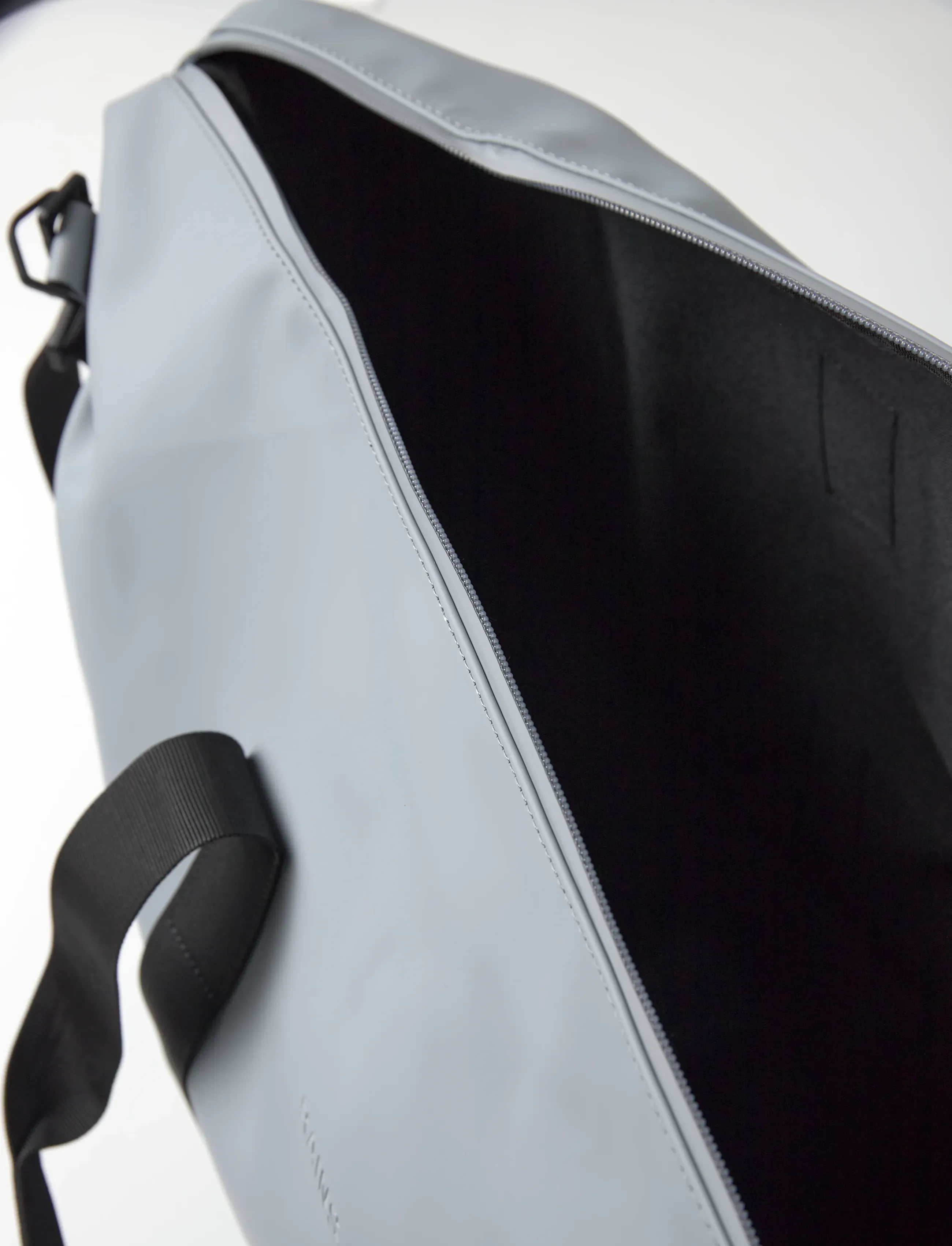 Rains - Hilo Weekend Bag W3 - vandtætte tasker - pool - 3
