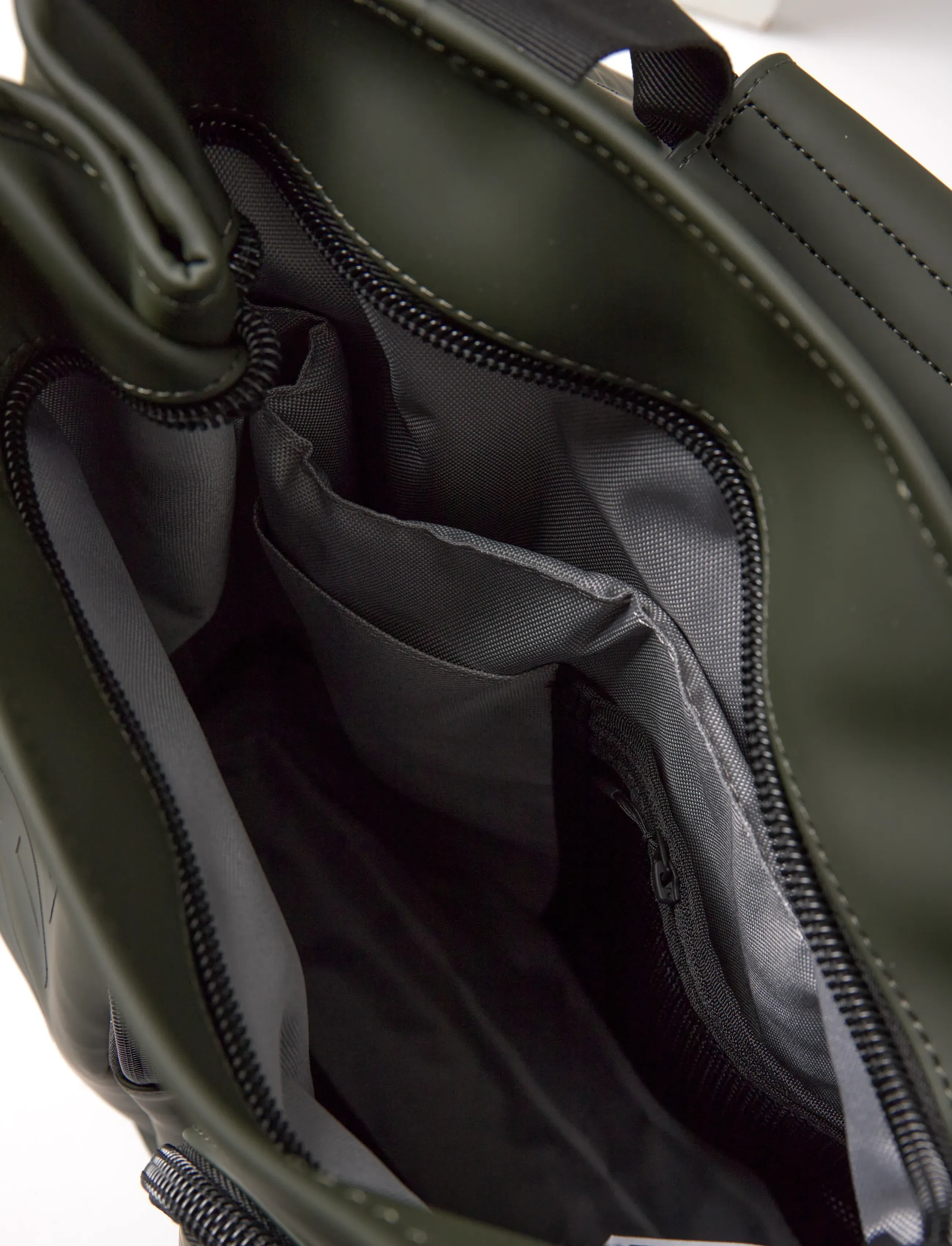 Rains - Texel Tote Backpack W3 - smart-rygsække - green - 3