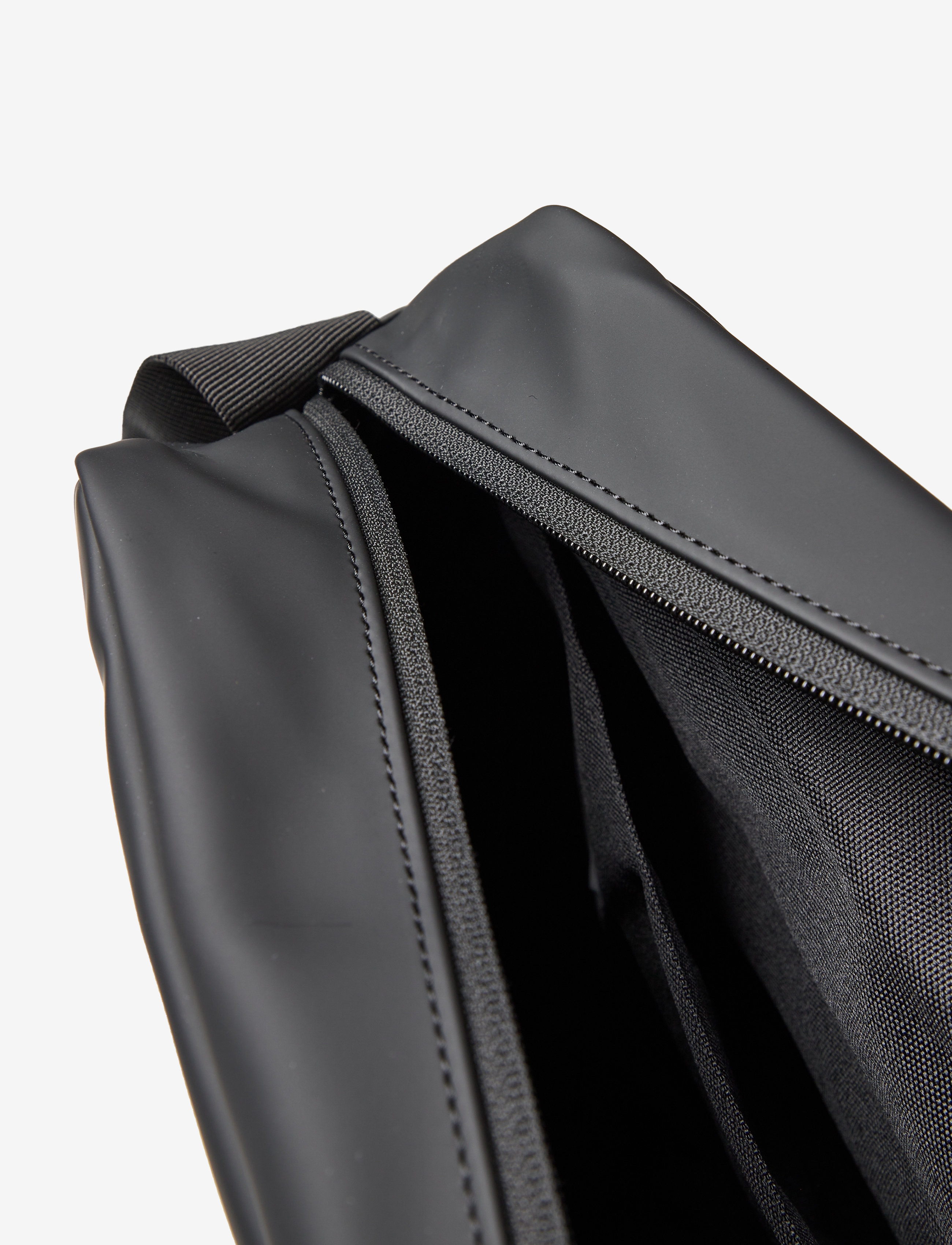 Rains - Messenger Bag W3 - vattentäta väskor - black - 4