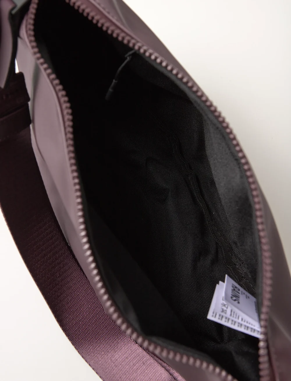 Rains - Valera Shoulder Bag W3 - vandtætte tasker - depth - 4