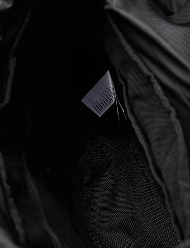 Rains - Valera Bucket Backpack W3 - wasserdichte taschen - black - 4