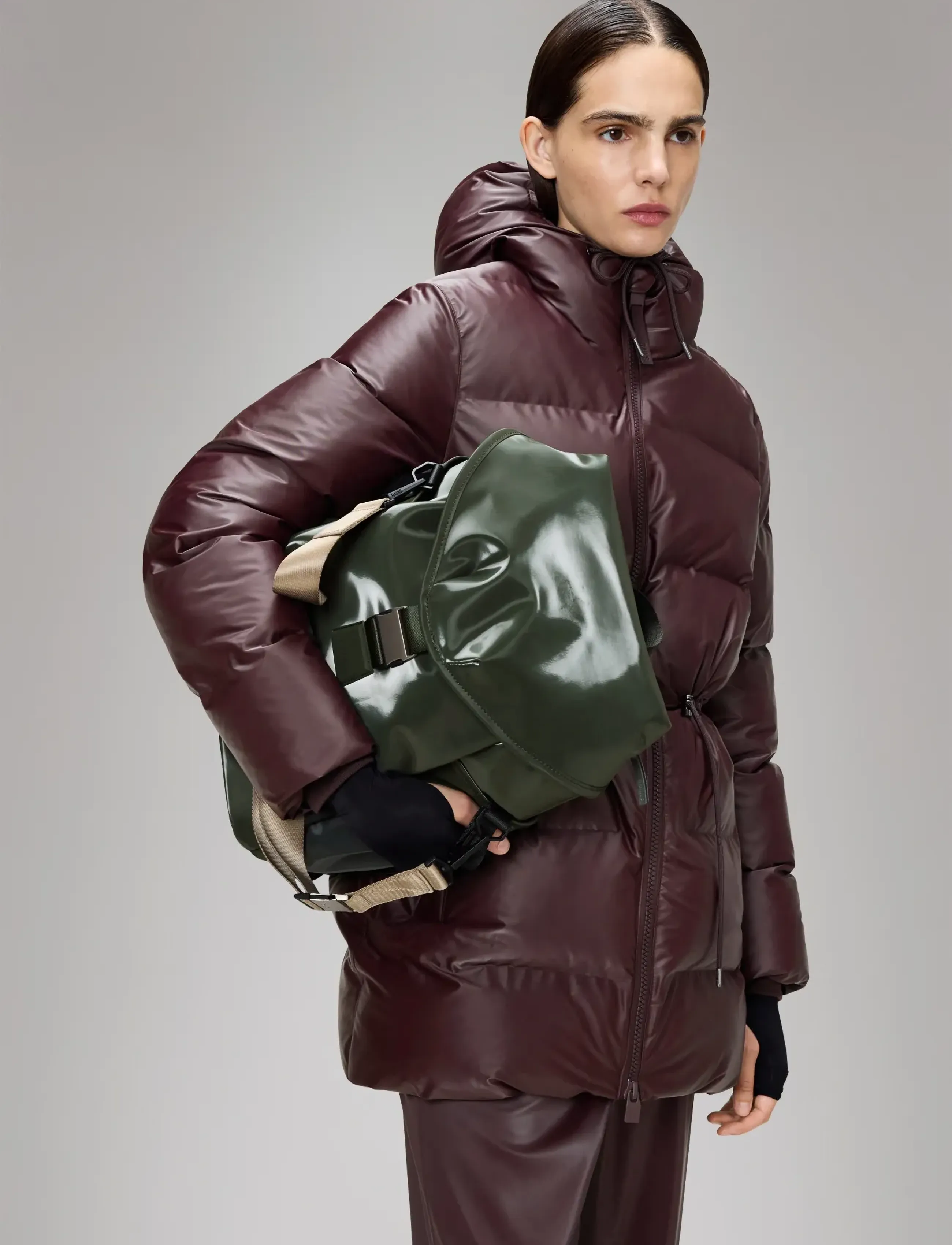 Rains - Valera Bucket Backpack W3 - accessories - swamp - 4