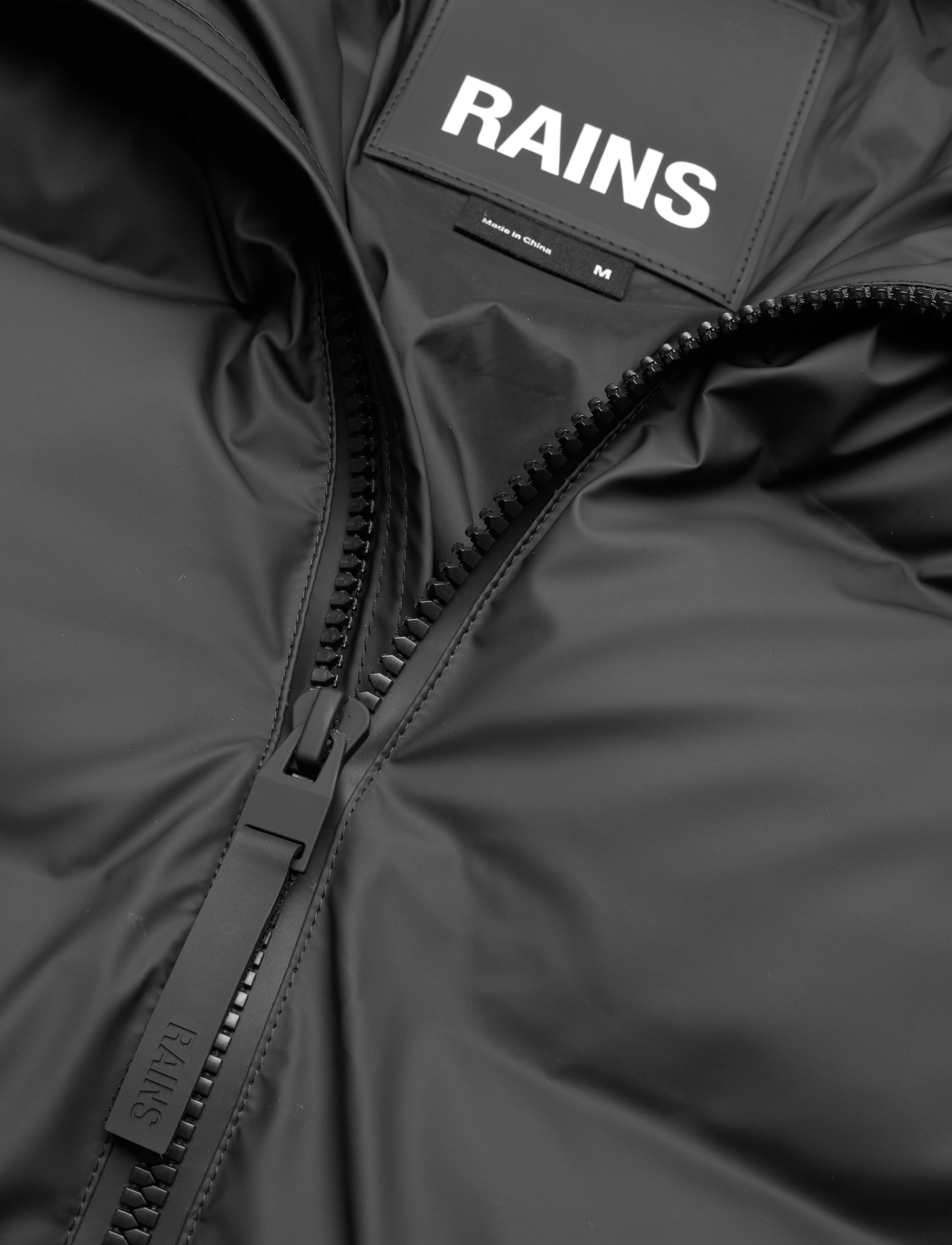 Rains - Alta Long Puffer String W Jacket W3T4 - winter jackets - black - 4