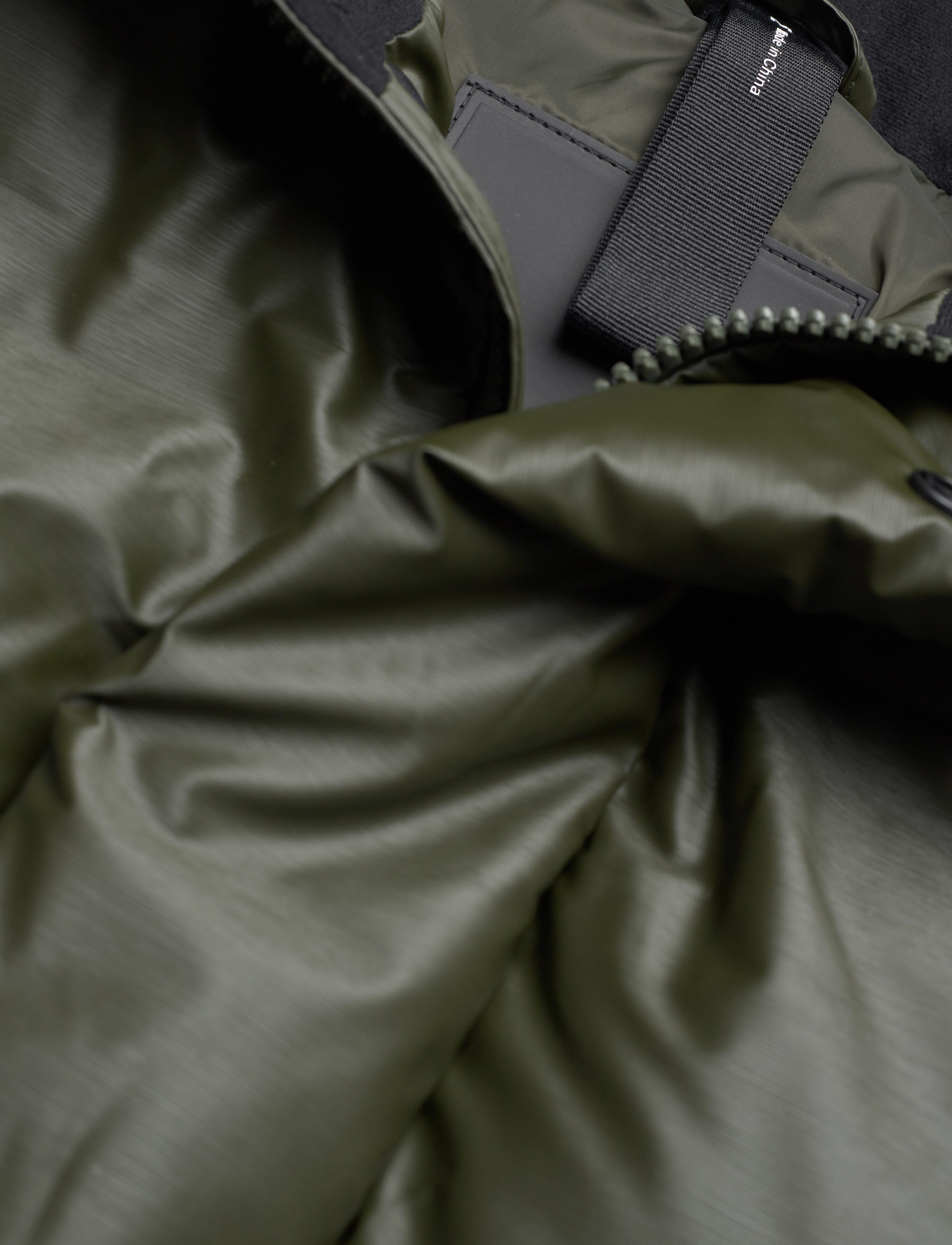 Rains - Bator Puffer Vest W3T2 - bodywarmers - green - 4