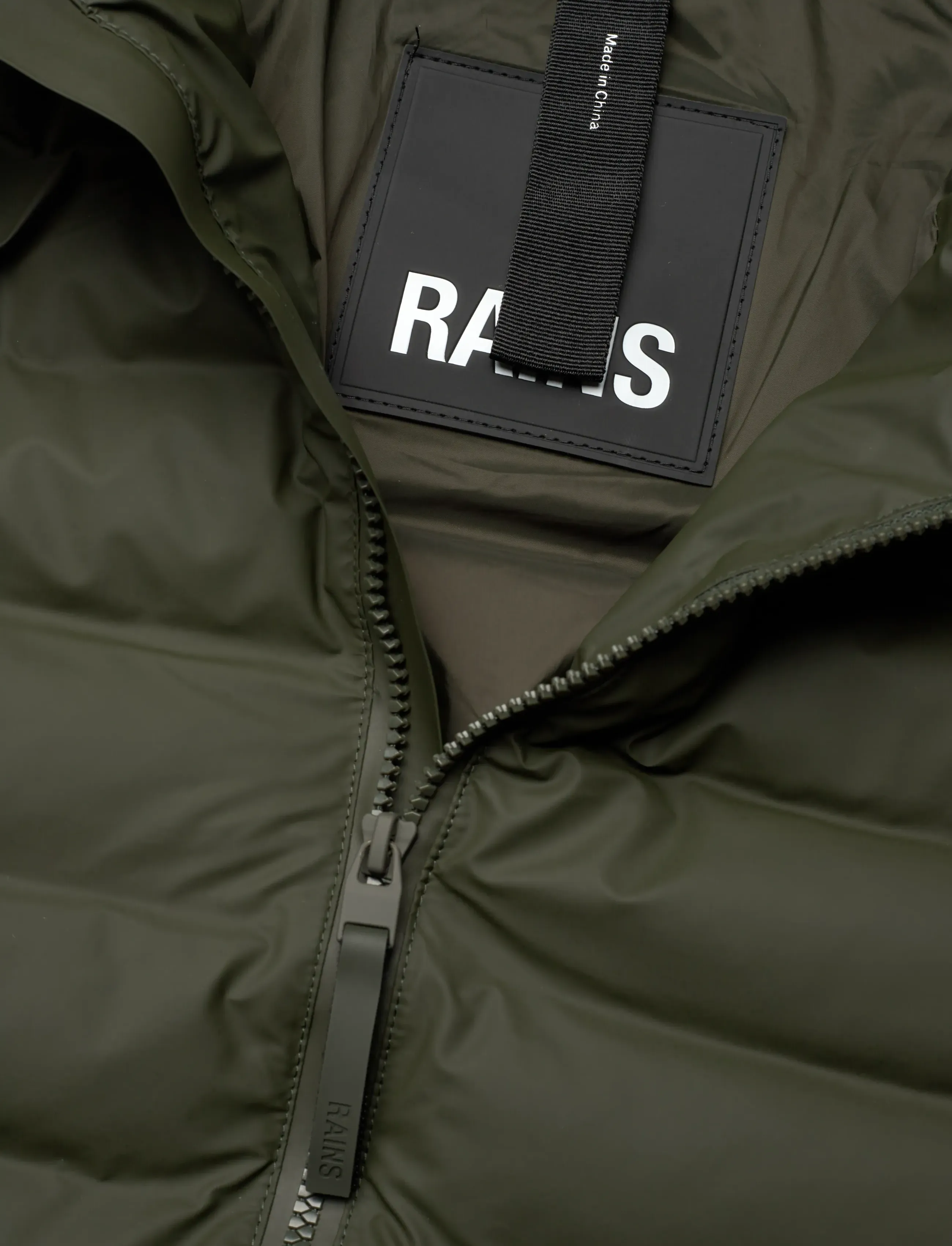 Rains - Lohja Long Puffer Jacket W3T3 - winterjacken - green - 2