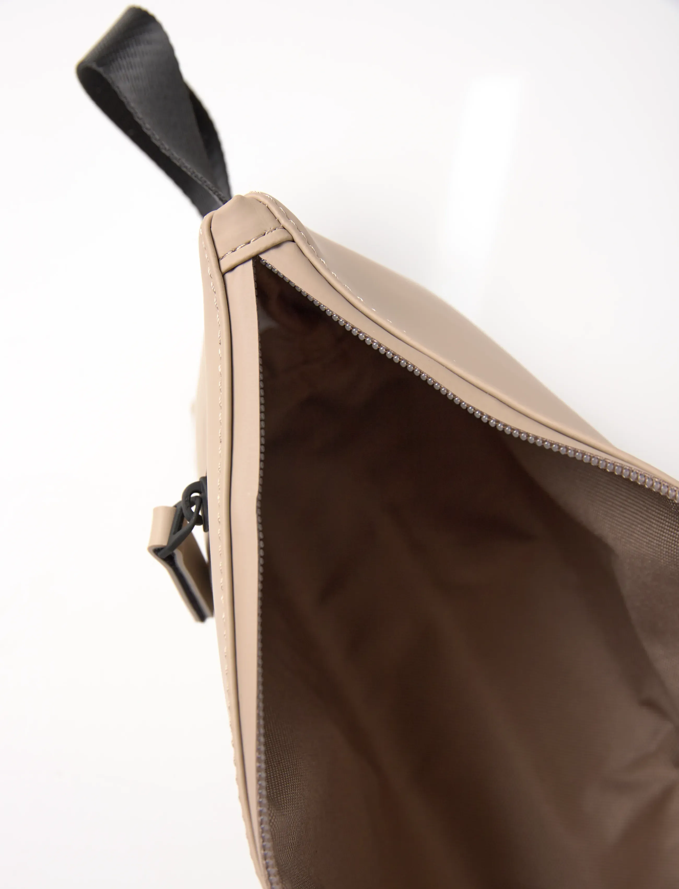 Rains - Cosmetic Bag Zip W3 - wasserdichte taschen - beige - 5
