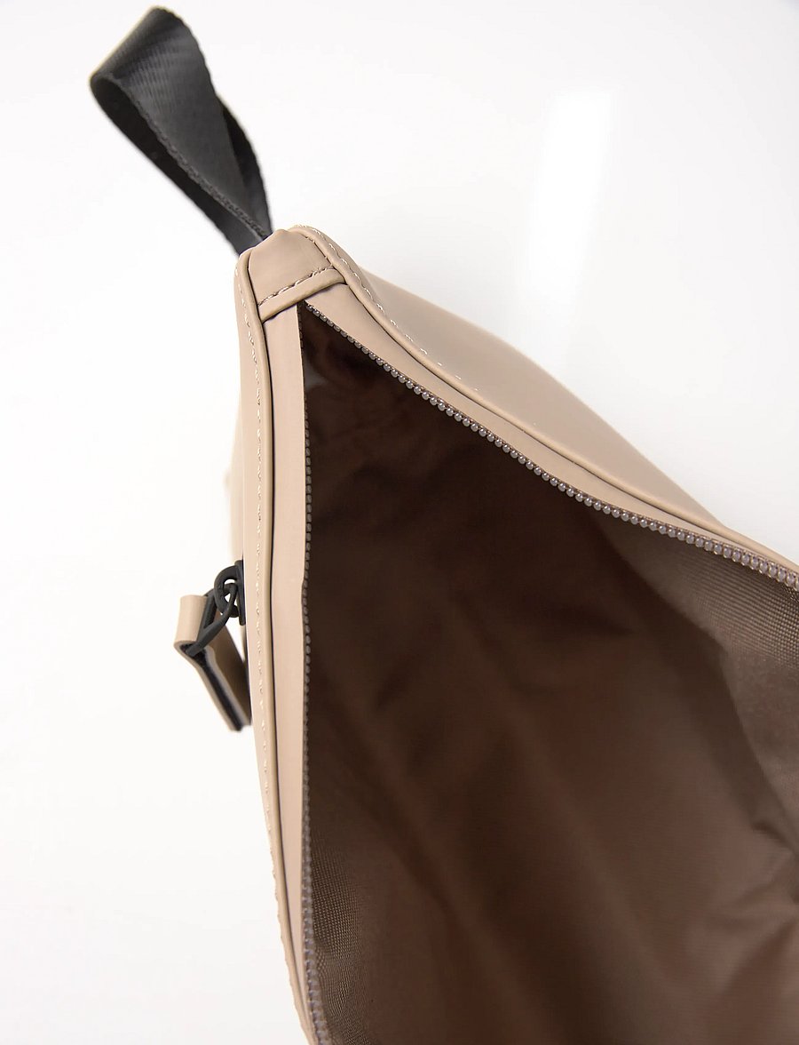 Rains - Cosmetic Bag Zip W3 - wasserdichte taschen - beige - 5