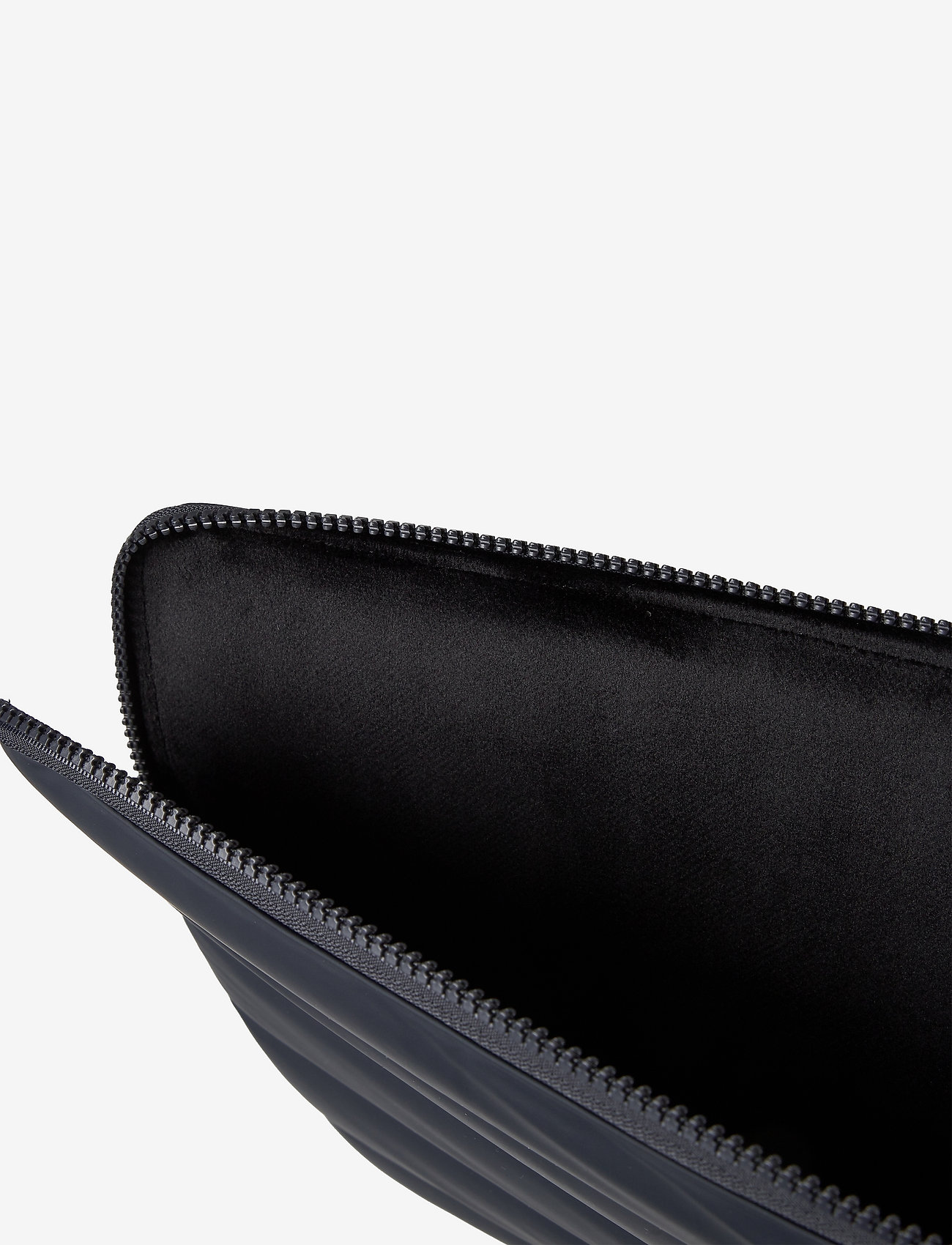 Rains - Laptop Cover Quilted 15” - 47 navy - 3