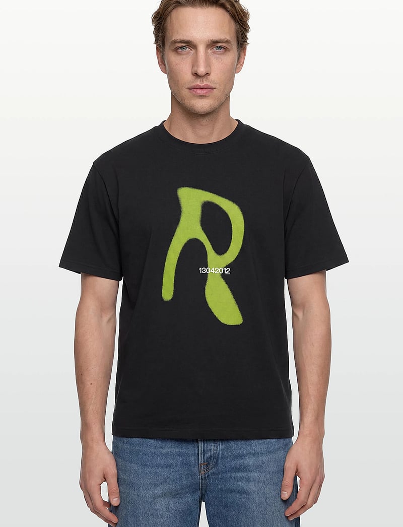 Rains - Classic T-shirt Blurred - kurzärmelig - black - 3