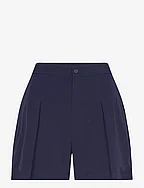 Four-Way-Stretch Pleated Short - REFINED NAVY
