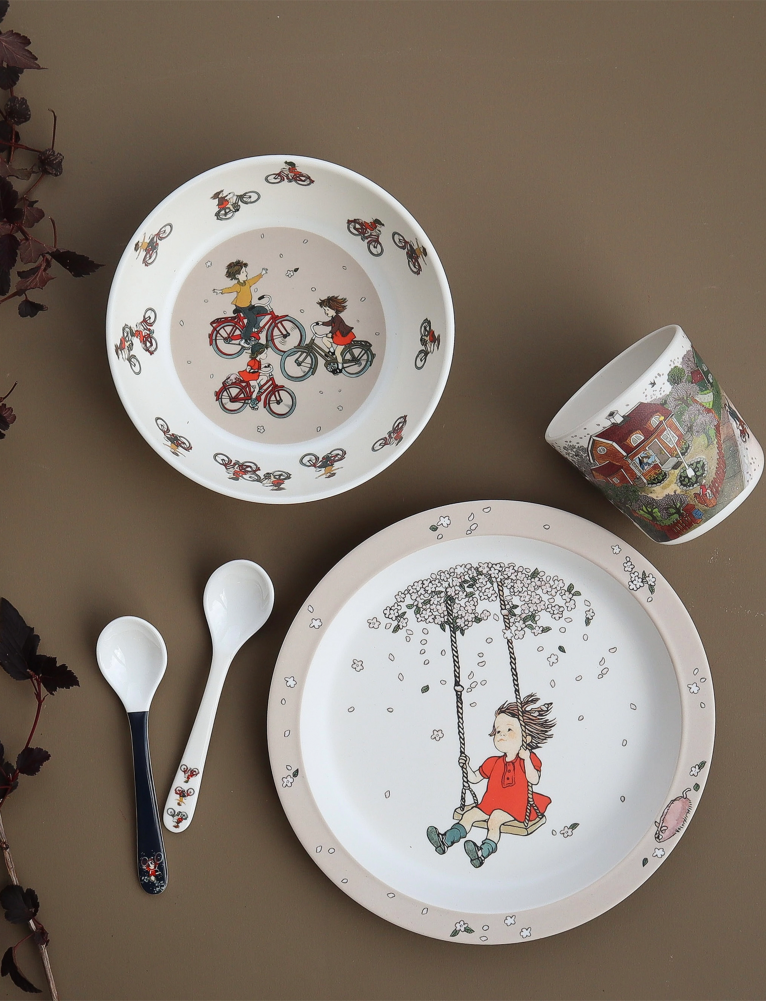 Rätt Start - Lotta on Troublemaker Street, Flat Plate with edge - multi - 1