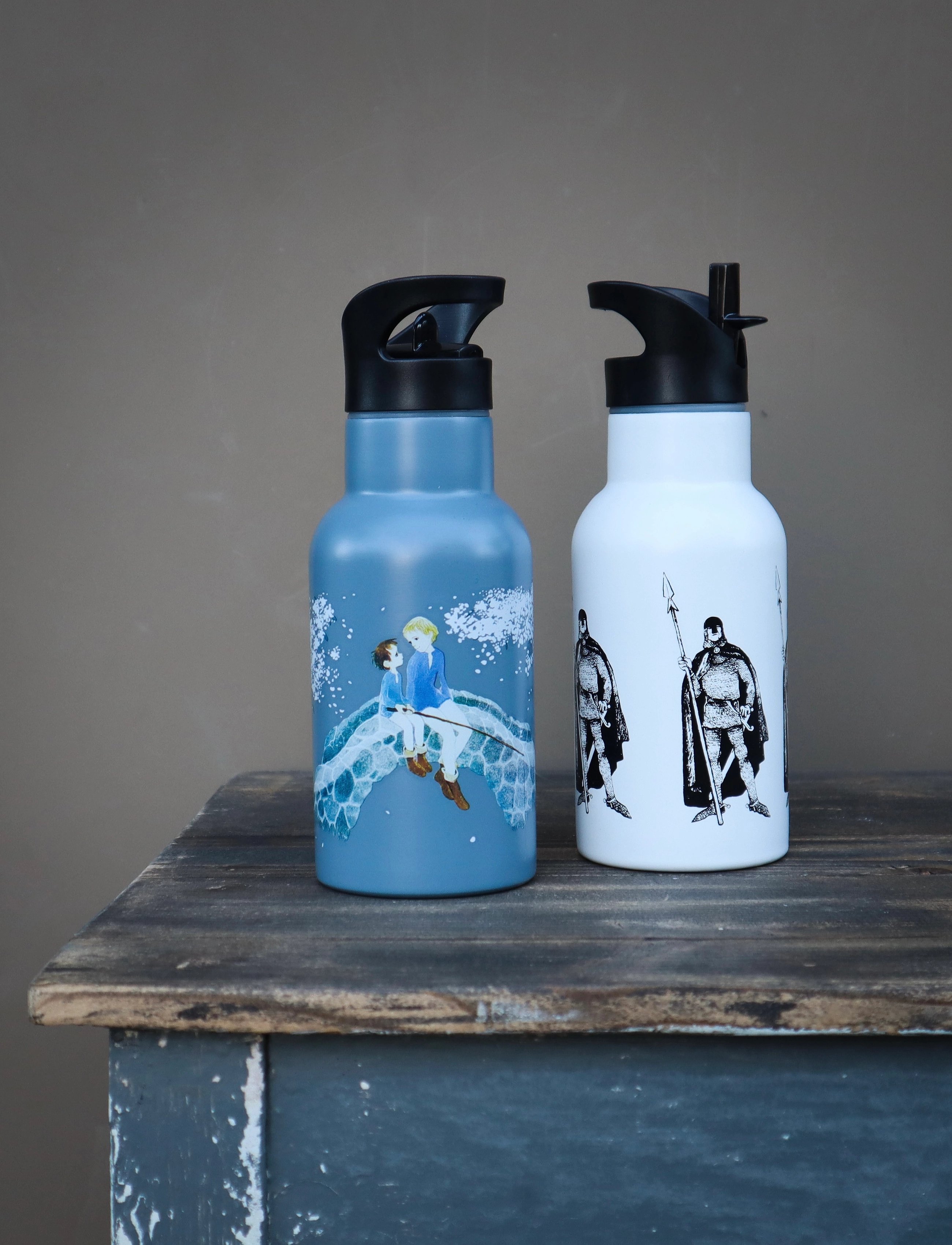 Rätt Start - The Brothers Lionheart, Water bottle (cherry valley) - water bottles - tengil - 2