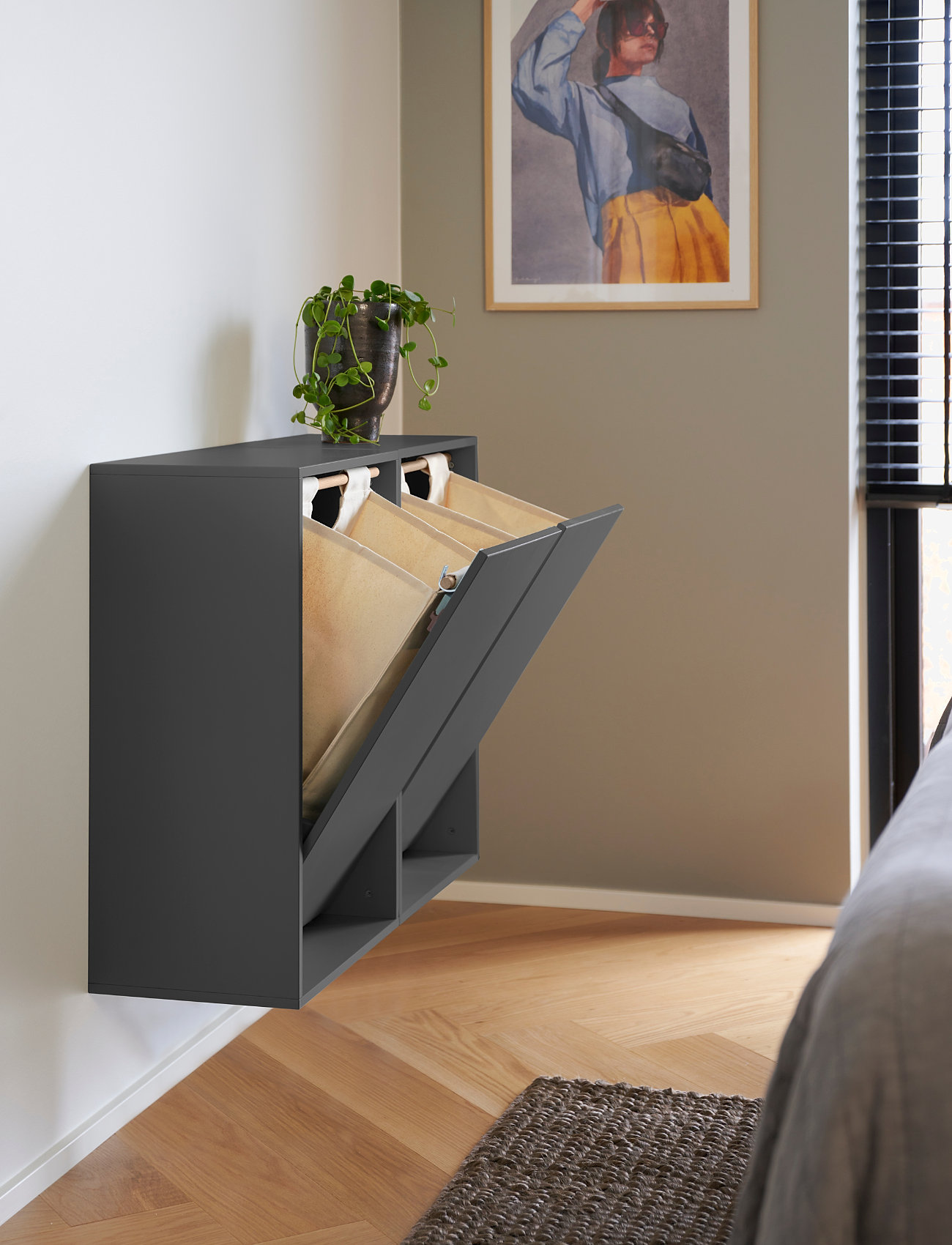 ReCollector - Smart wall-mounted laundry basket - black raven - 2