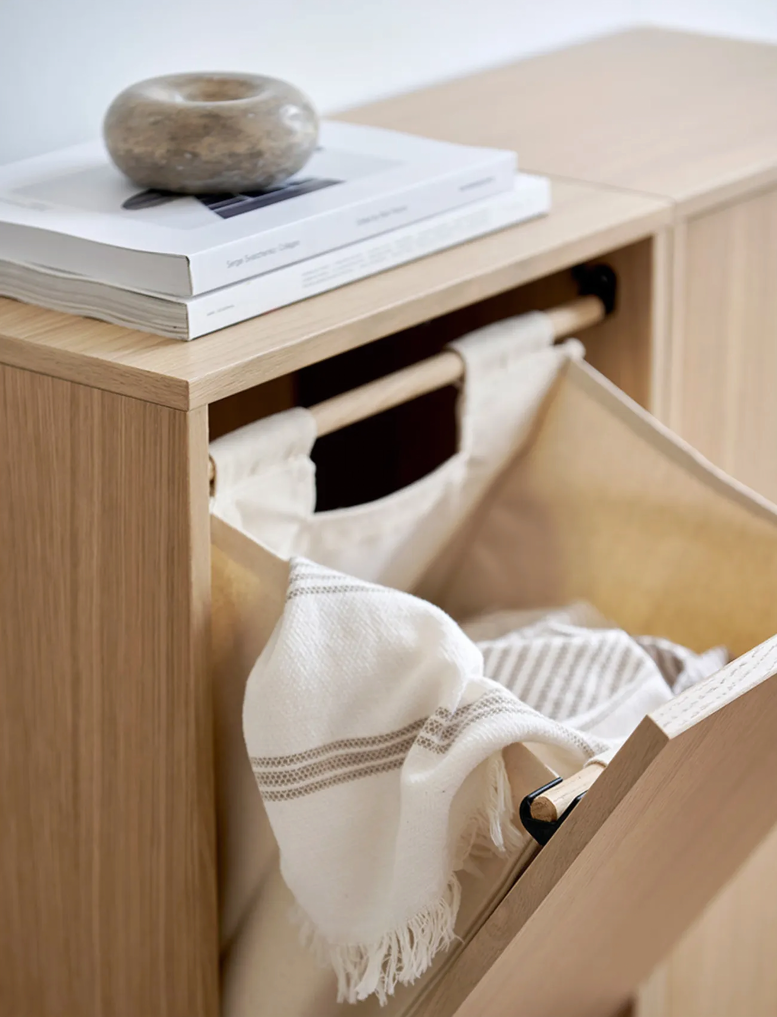 ReCollector - Smart wall-mounted laundry basket - laundry baskets - nordic oak - 3
