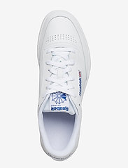Reebok Classics - CLUB C 85 - sportiska stila apavi ar pazeminātu potītes daļu - white/royal/gum - 3