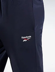 Reebok Classics - RI VECTOR KNIT TRACK - sportinio tipo kelnės - vecnav - 7