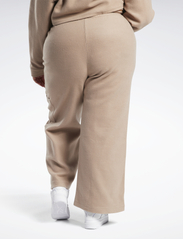 Reebok Classics - CL WDE FL PANT IN - joggers copy - taupe - 3