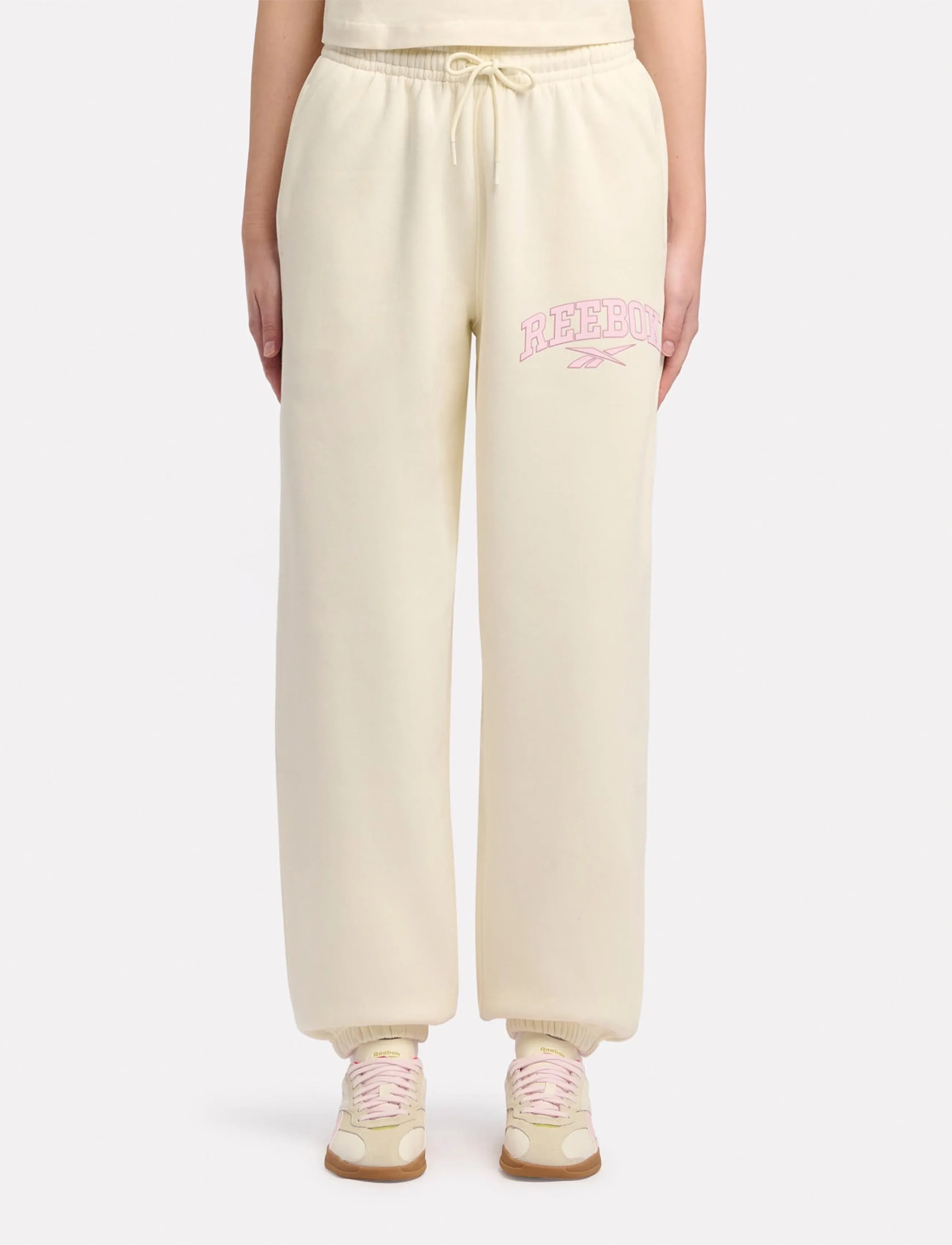 Reebok Classics Varsity Arch Fleece Pants, XS, Cream, Sport Pants > Sport Sweatpants, Dame