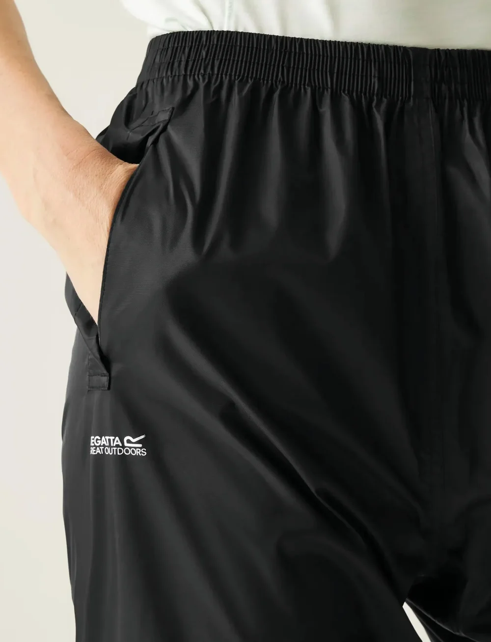 Regatta - Pack-It Overtrousers - ytterkläder - black - 4
