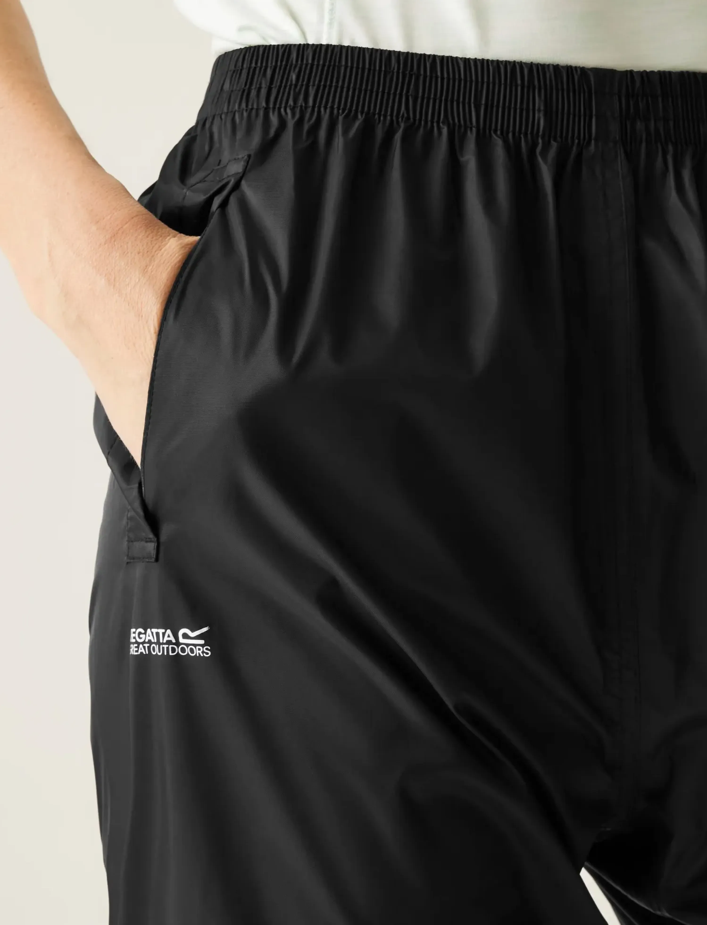 Regatta - Wms Pack It O/Trs - waterproof trousers - black - 3