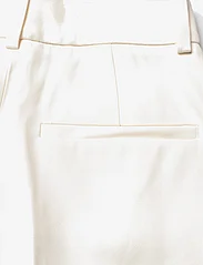 Reiss - MILLIE - chino shorts - cream - 7