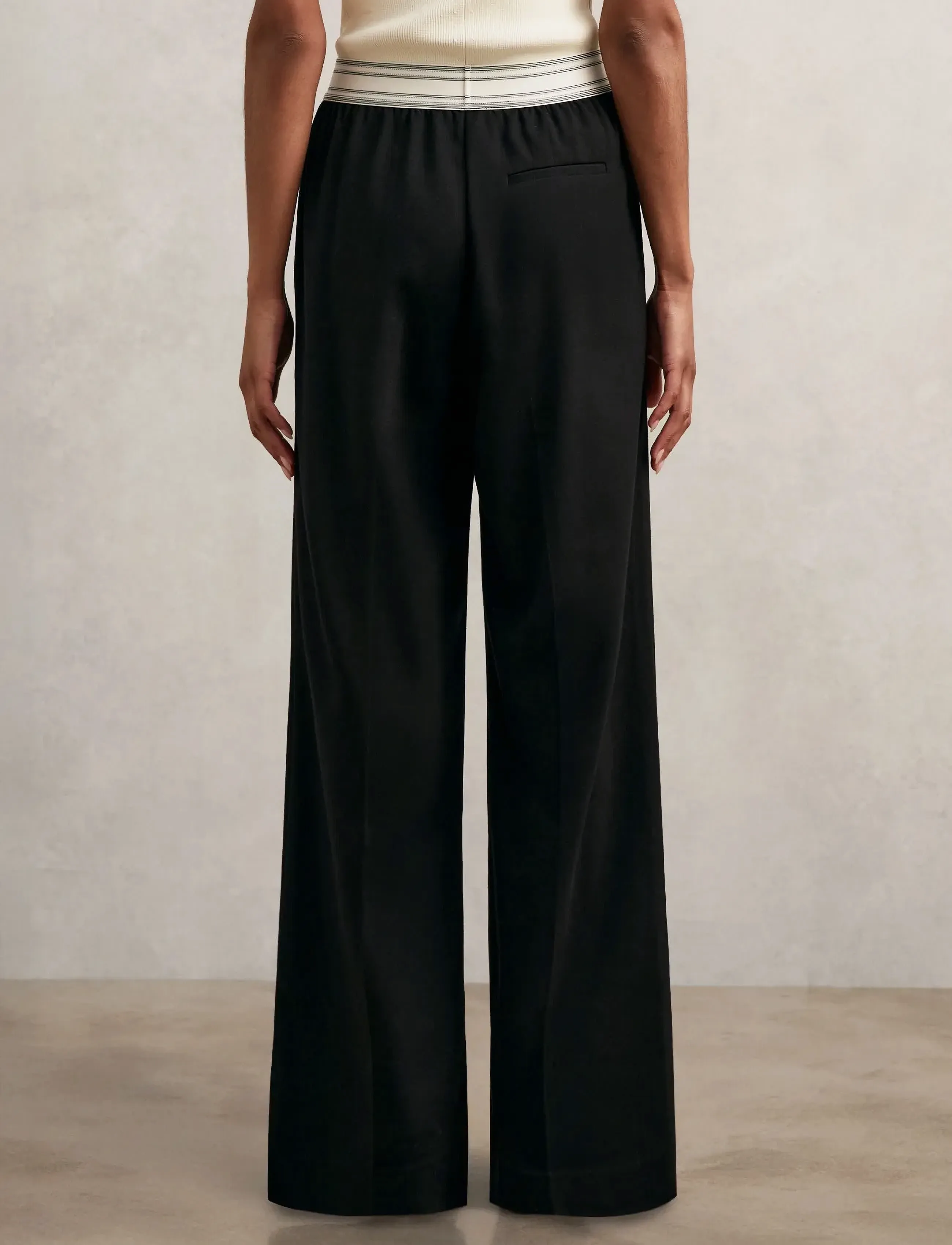 Reiss - CAMELIA - laia säärega püksid - black - 2