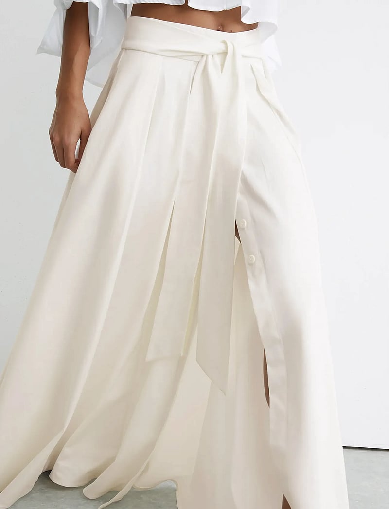 Reiss - SIMONE - pleated skirts - ivory - 0