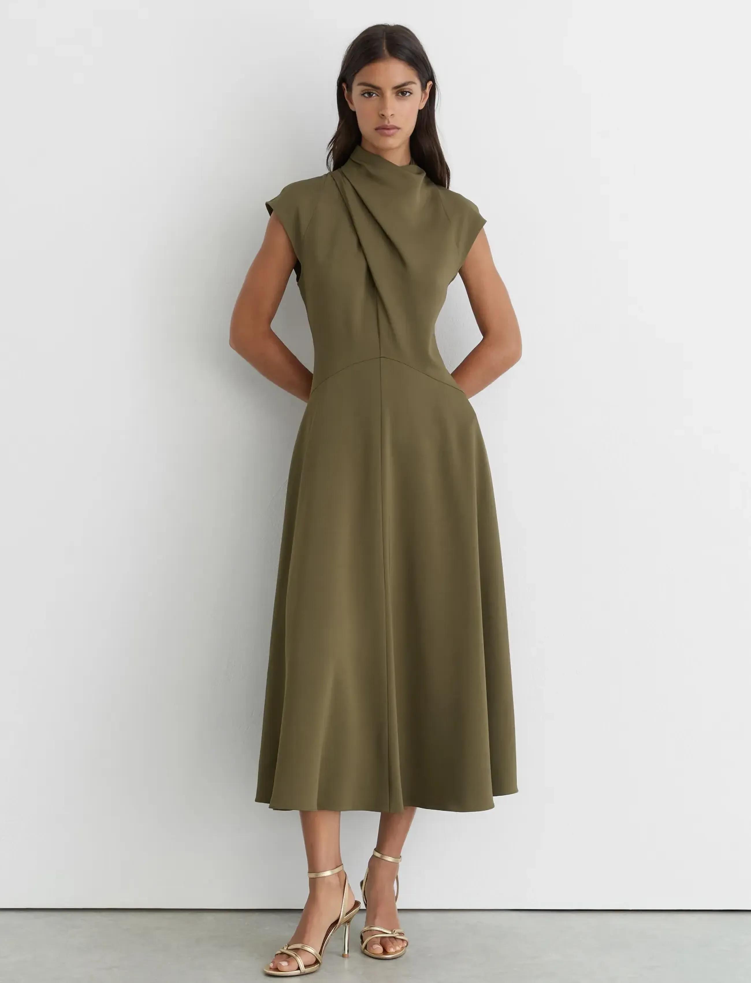 Reiss ALMA HIGH NECK MIDI DRESS - Kleidid - KHAKI GREEN / khaki/green