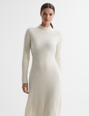 Reiss - KRIS - knitted dresses - cream - 3