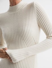 Reiss - KRIS - knitted dresses - cream - 5