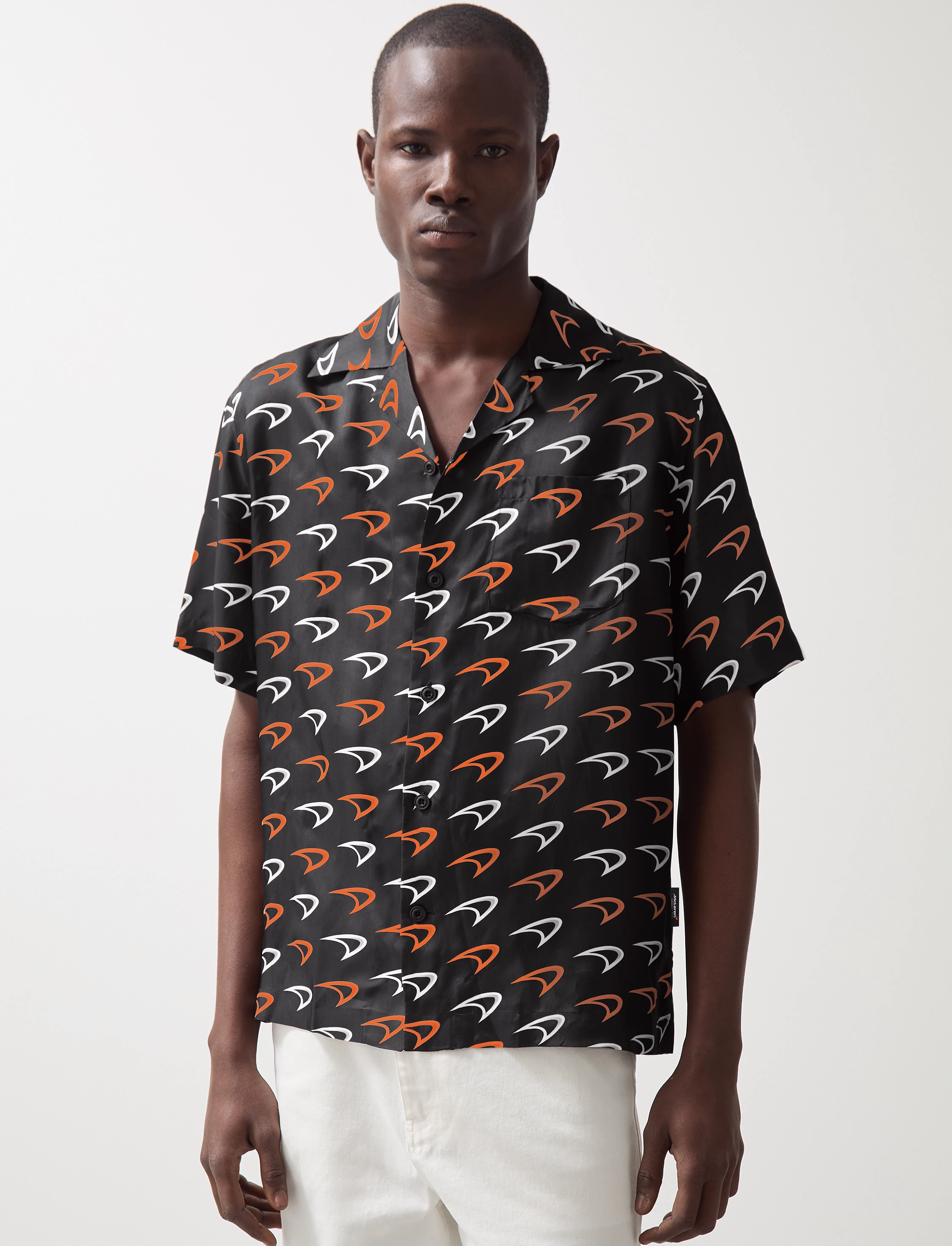 Reiss Vision, L, Black, Skjorter > Kortærmede Shirts, Herre