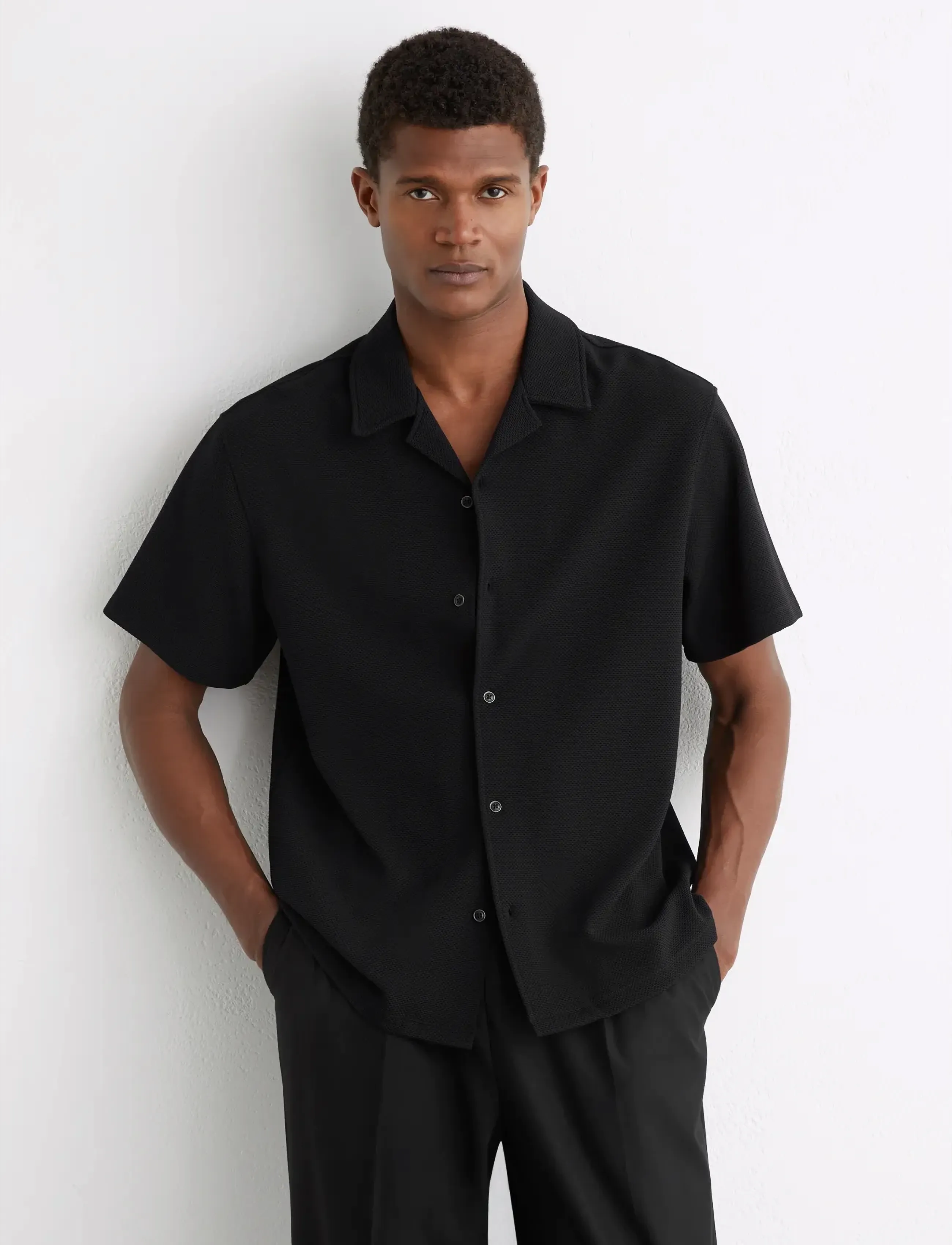 Reiss Cedric, L, Black, Skjorter > Kortærmede Shirts, Herre