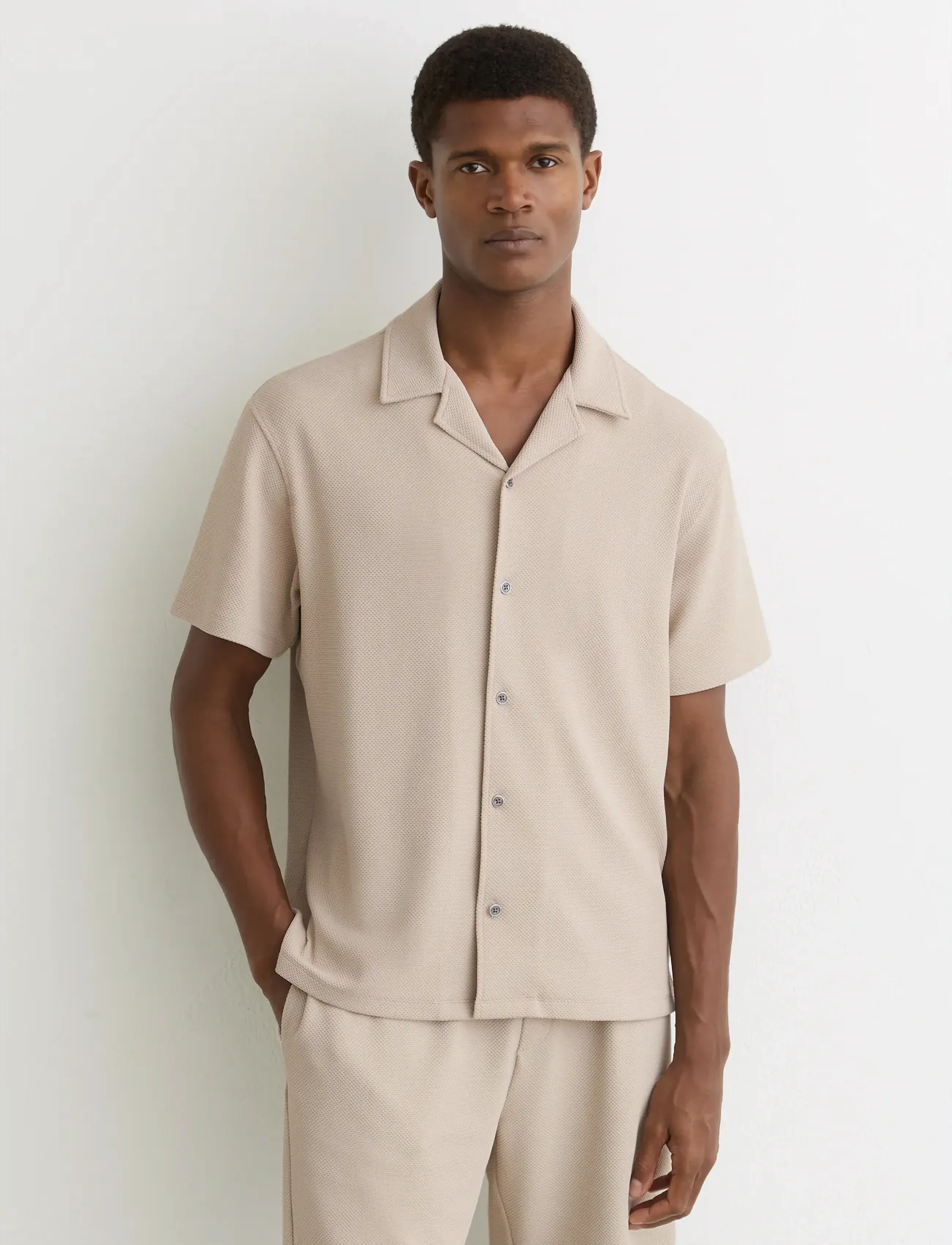 Reiss Cedric, L, Beige, Skjorter > Kortærmede Shirts, Herre