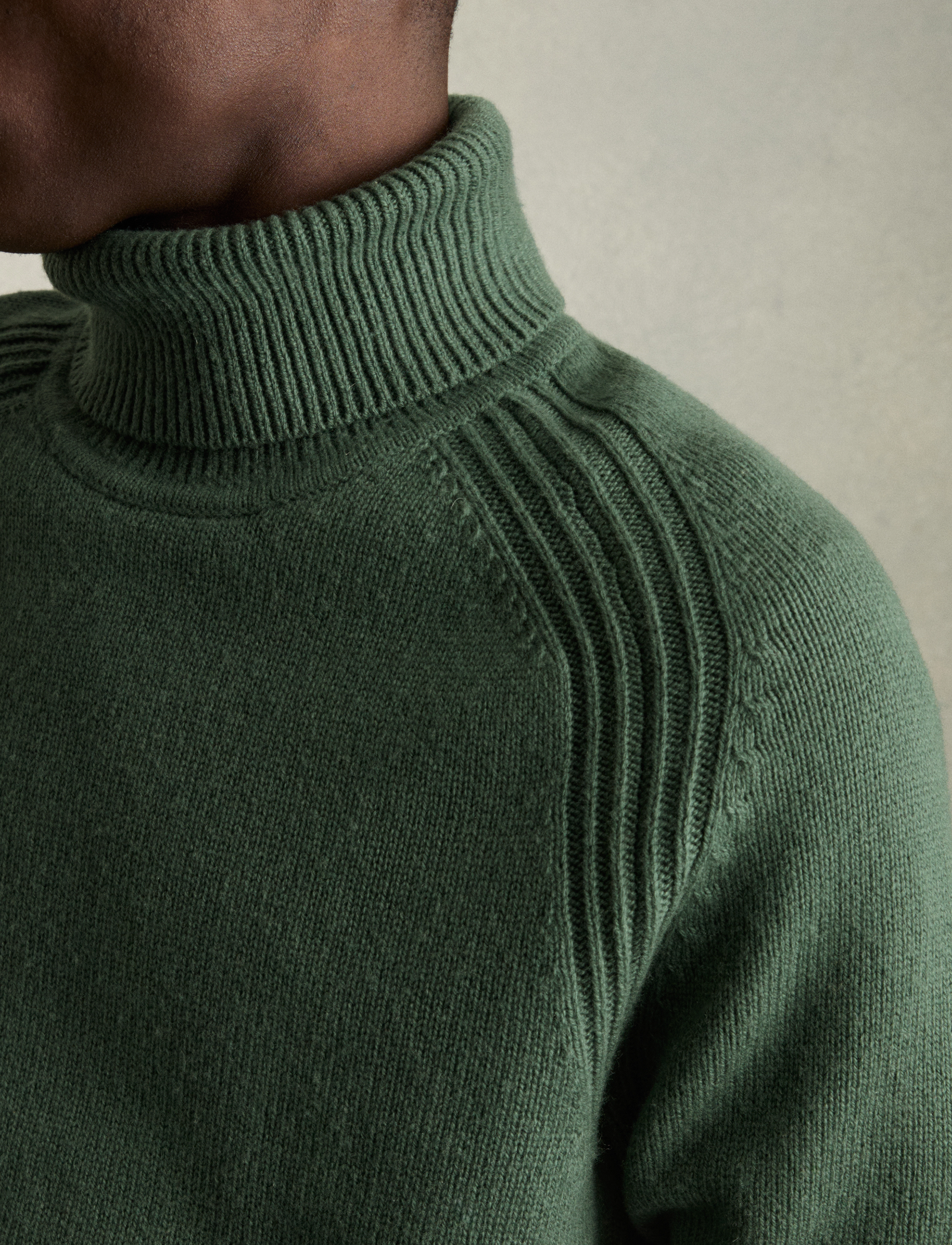 Reiss - STRATUS - green smoke - 4