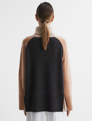 Reiss - EDINA - megztiniai su aukšta apykakle - camel/charcoal - 3