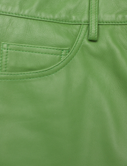 REMAIN Birger Christensen - Leather Straight Pants - festtøj til outletpriser - forest green - 2