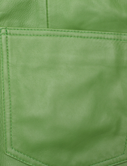 REMAIN Birger Christensen - Leather Straight Pants - vakarėlių drabužiai išparduotuvių kainomis - forest green - 4