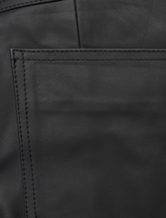 REMAIN Birger Christensen - Leather Straight Pants - vakarėlių drabužiai išparduotuvių kainomis - black - 4