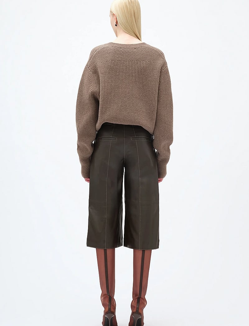 REMAIN Birger Christensen - SHORT WIDE LEATHER PANTS - culottes - delicioso - 3