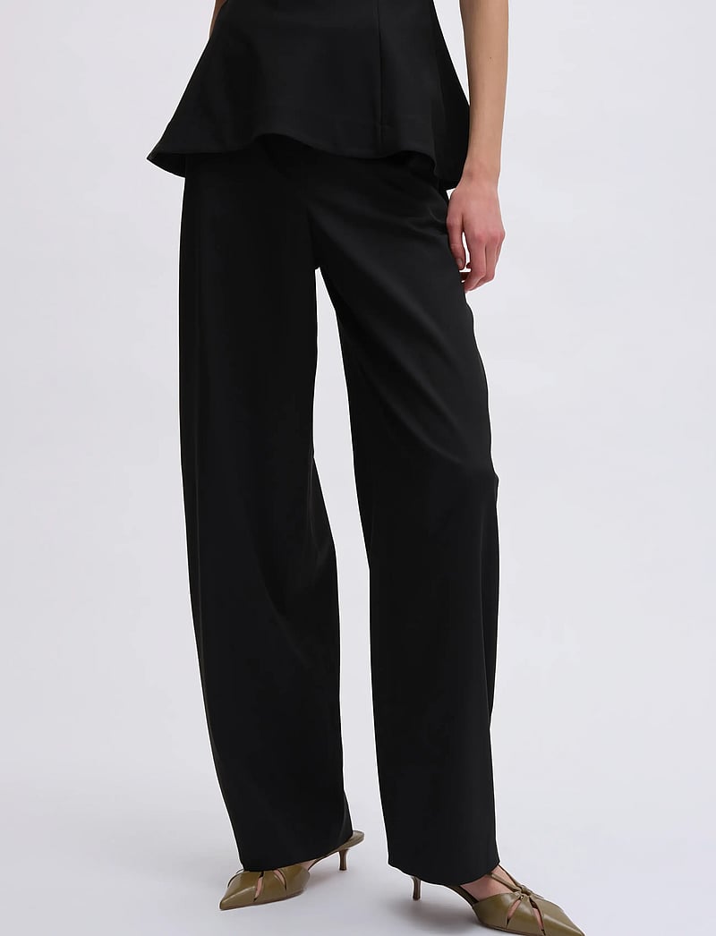 REMAIN Birger Christensen - COCOON SUITING PANTS - barrelbyxor - black - 0