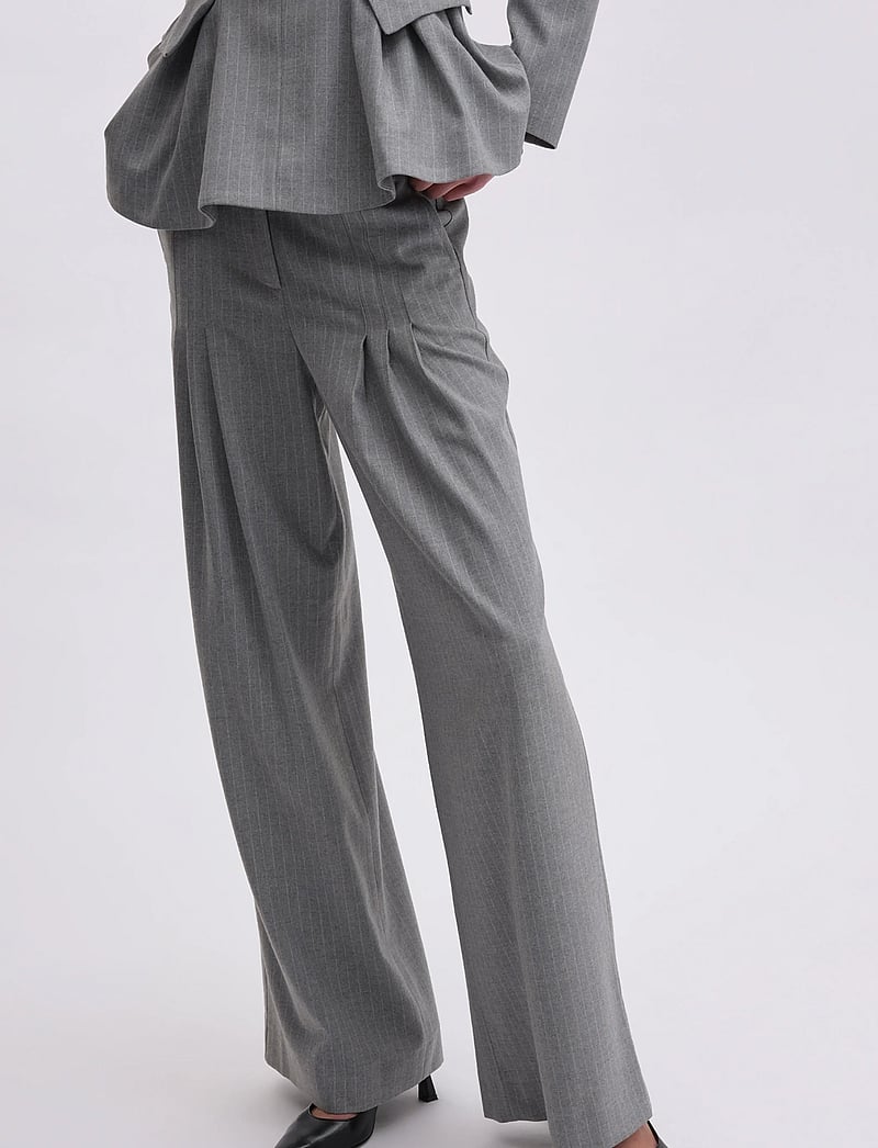 REMAIN Birger Christensen - WIDE SUITING PANTS - kostymbyxor - titanium comb. - 0