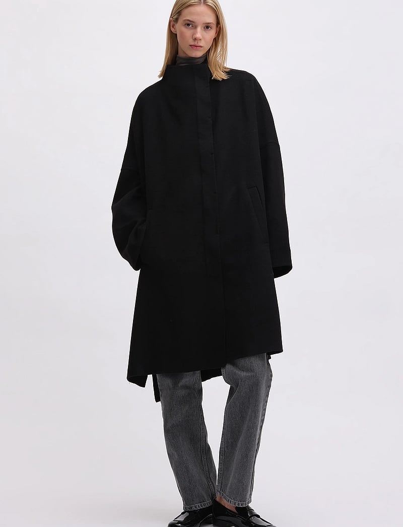 REMAIN Birger Christensen - DRAPY WOOL COAT - villased mantlid - black - 0