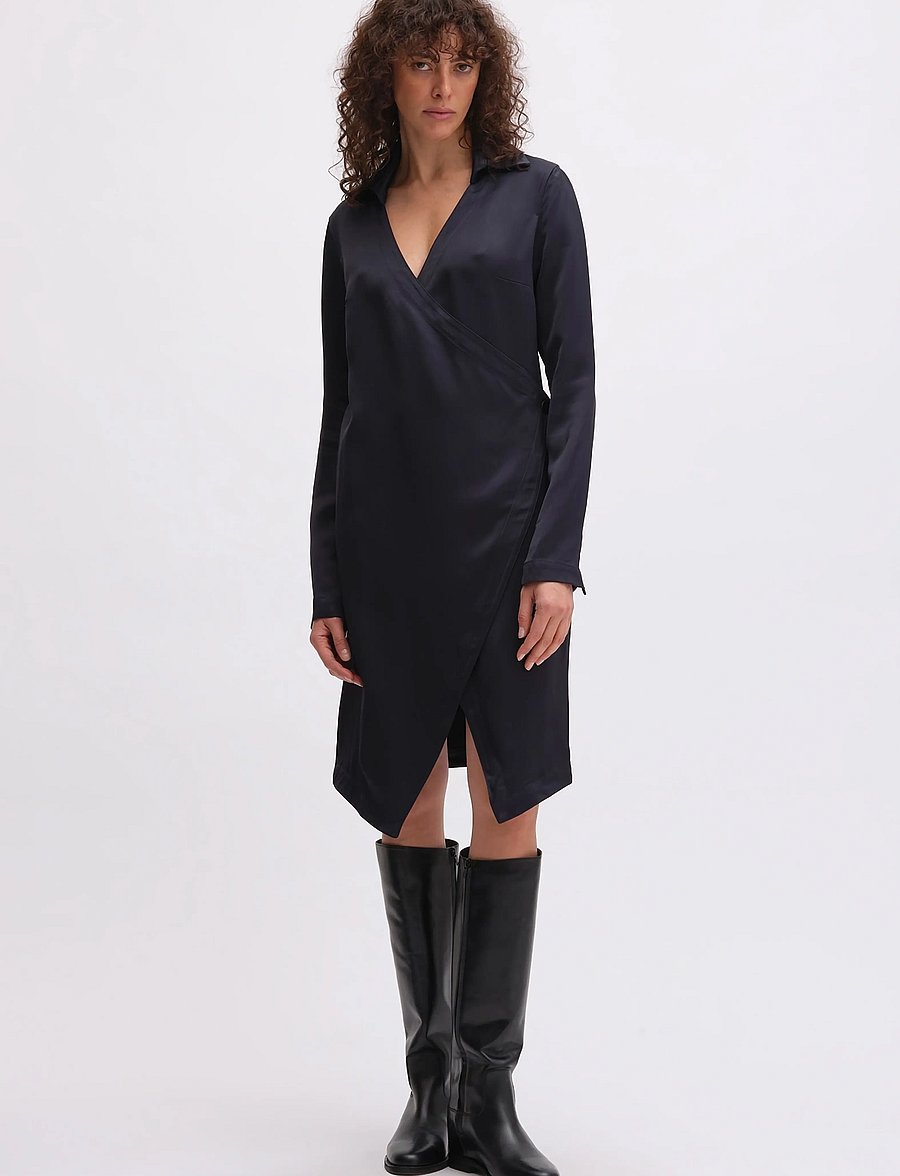 REMAIN Birger Christensen - SATIN WRAP DRESS - wickelkleider - blue graphite - 0