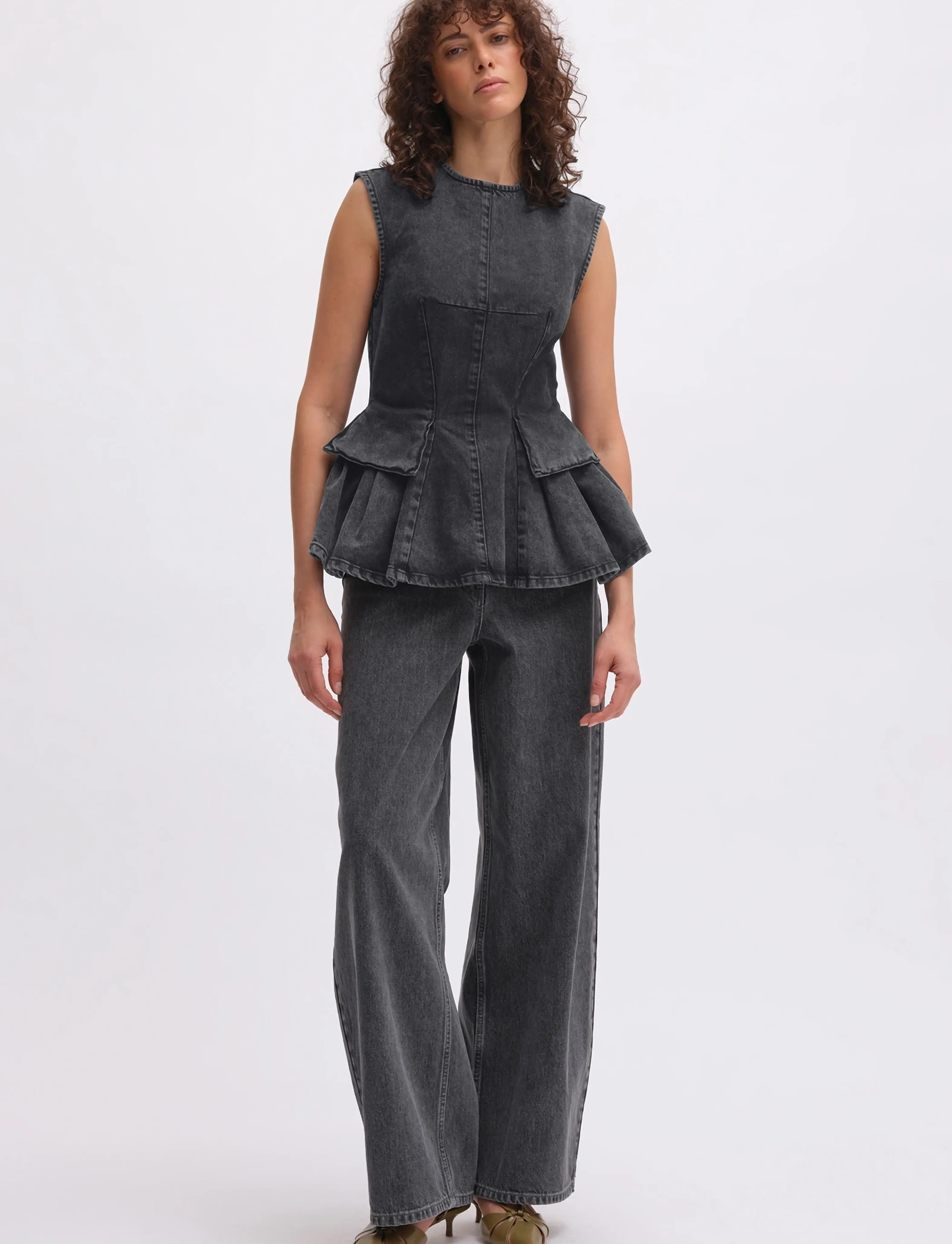 REMAIN Birger Christensen PEPLUM DENIM TOP - T-shirts & Toppe - FROST GRAY / grey