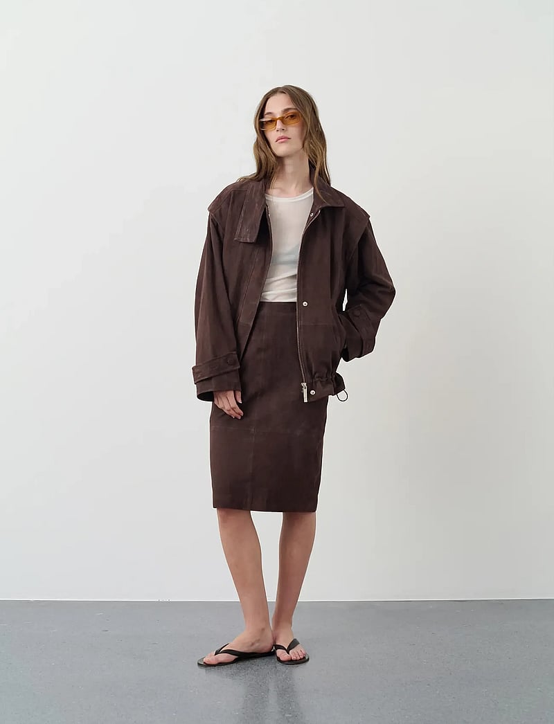 REMAIN Birger Christensen - MIDI LEATHER SKIRT - nahast seelikud - chicory coffee - 0