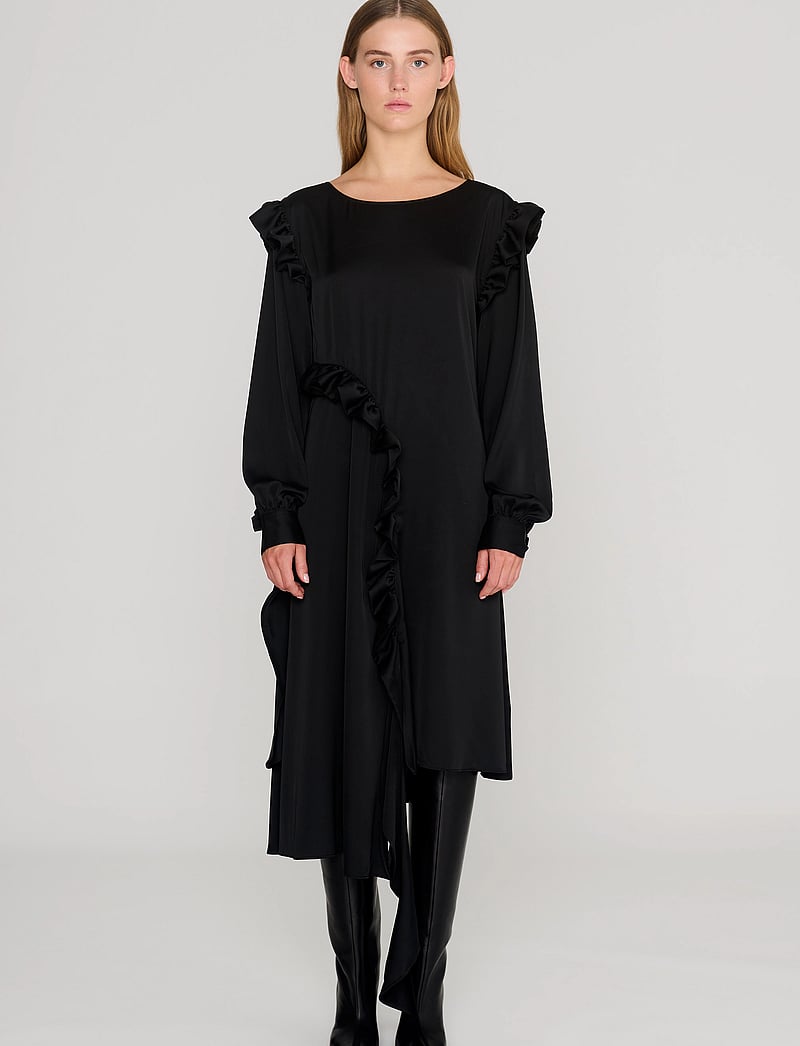 REMAIN Birger Christensen - Light Satin Draped Dress - midi kjoler - black - 0