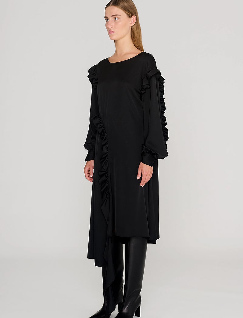 REMAIN Birger Christensen - Light Satin Draped Dress - midi kjoler - black - 3
