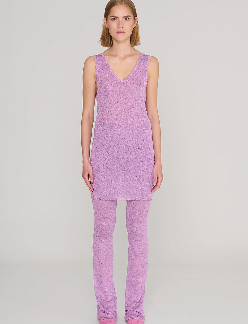 REMAIN Birger Christensen - Sequin Knit Fitted Flared Pants - flare bukser - purple rose - 0