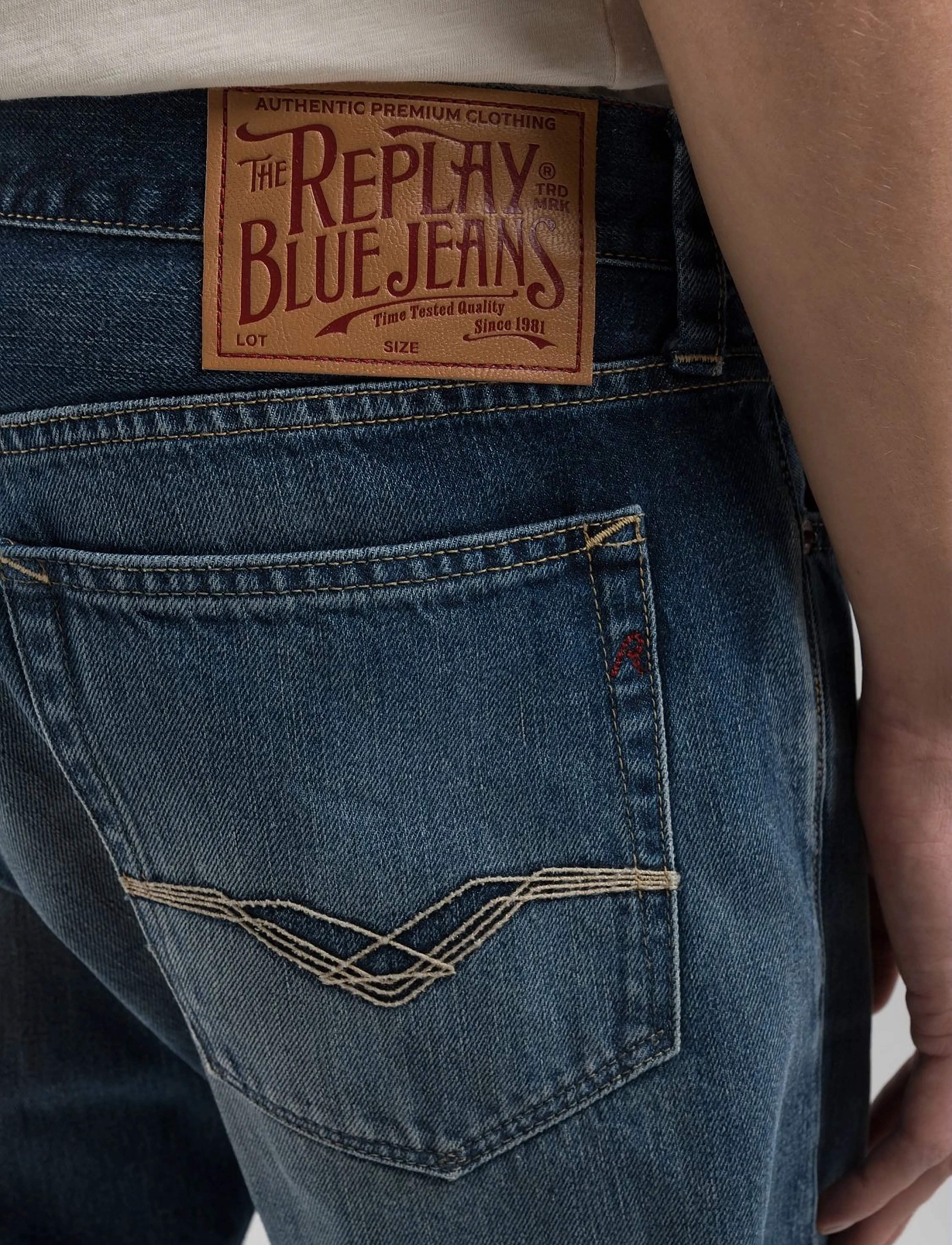 REPLAY Deryck Trousers Regular Royal Eagle straight leg jeans herr – bild 7